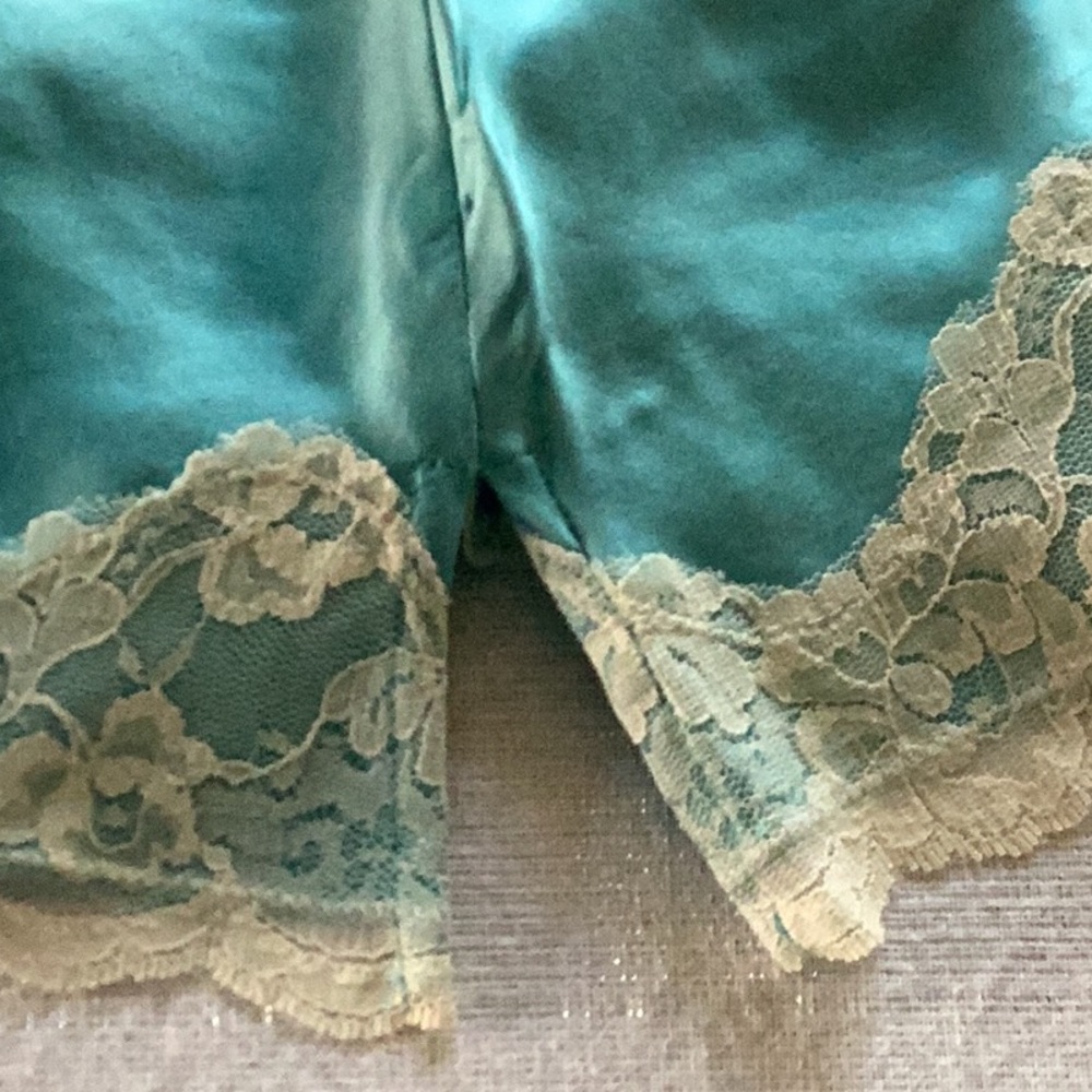 Babydoll Nightie 🦢 - Picture 4 of 6